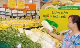 Một trong những điểm bán hàng bình ổn giá tại TP HCM. Ảnh: Từ internet