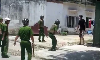 Kinh hãi cảnh nam 9X ngáo đá cầm dao gõ cửa từng phòng trọ để cướp