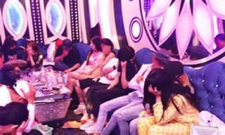 70 thanh niên phê ma túy trong quán karaoke