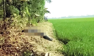 Thi thể Sáng tại bờ kênh Cây Gáo