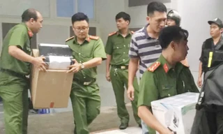 Công an thu giữ nhiều tài liệu tại Alibaba