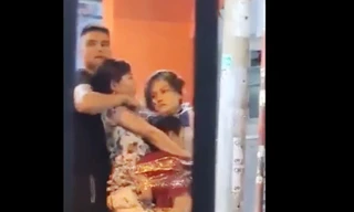 Hơn một giờ kinh hoàng của 3 người bị gã 'ngáo đá' dùng băng dính trói chặt, kề dao vào cổ