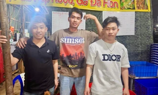 3 chàng trai dũng cảm lao ra biển cứu 2 nữ sinh thoát đuối nước