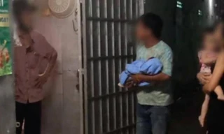 Hiện clip 'cha bồng con nhỏ qua đời bị chủ trọ từ chối cho vào nhà đã gỡ khỏi Facebook.