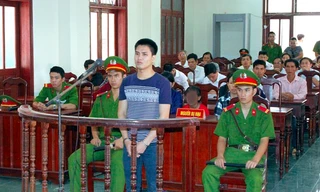 Bị cáo Nguyễn Văn Thắng chịu mức án 18 năm tù vì tội Hiếp dâm trẻ em.