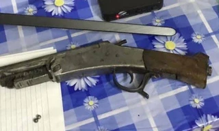 Khẩu súng Sửu dùng bắn người vợ cũ.