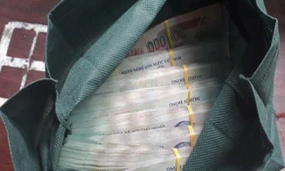 Công an Đồng Nai tìm chủ nhân hơn 500 triệu đồng trên chiếu bạc