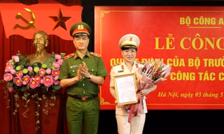 Nữ Trung tướng đầu tiên của lực lượng công an nghỉ hưu