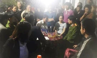 Gia đình tổ chức hậu sự cho anh Ch. (Ảnh: M.X.H)