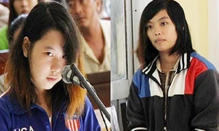 Bị cáo Phan Thị Kim Xuyến (trái) và hung thủ Lê Thị Mỹ Duyên tại phiên tòa sơ thẩm