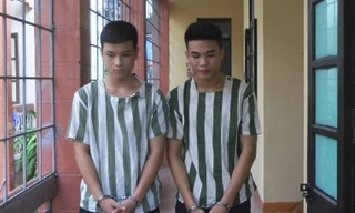 Hai nghi phạm tại cơ quan điều tra