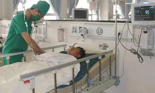 Nạn nhân đang nằm điều trị tại bệnh viện