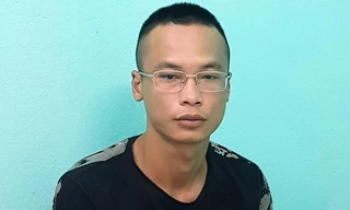 Ngô Văn Hùng tại cơ quan công an