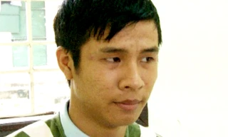 Tên Chương dù chỉ 15 tuổi nhưng đã tỏ ra rất liều lĩnh khi đi giật dây chuyền giữa đường