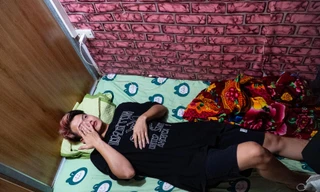 Cuộc sống bên trong những căn phòng trọ hộp diêm chỉ 3m2 ở Hà Nội