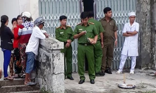 Thi thể nạn nhân được đưa vào nhà xác Bệnh viện Thới Bình để khám nghiệm pháp y