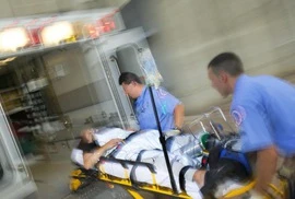 Hỗn chiến bằng quả nổ, mã tấu khiến 2 người trọng thương