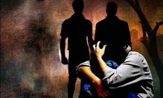 Hai anh em nhiều lần hiếp dâm cháu gái ruột