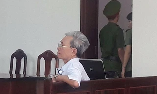 Ông Nguyễn Khắc Thủy tại tòa. Ảnh: Pháp luật TP.HCM