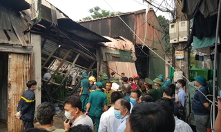 Công tác cứu hộ tìm kiếm các nạn nhân còn lại đang được 