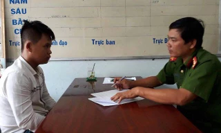 Bị can Hồ Huỳnh Tuấn Anh tại cơ quan điều tra vào ngày 18/10