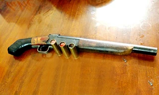 Hà Nội: Nổ súng trước bệnh viện Thanh Nhàn 