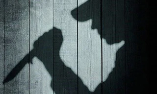 Người chồng chết với vết cắt ở cổ khi ở nhà với vợ