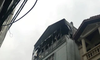 Đám cháy xuất từ tầng 5 của tòa nhà sau tiếng nổ lớn