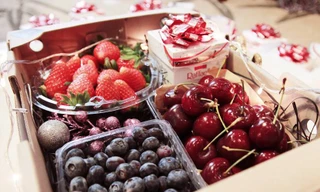 Nhiều gia đình còn chi tới vài chục triệu đồng mỗi tháng để thưởng thức các loại quả ngoại cao cấp 