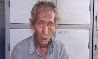 Ông Ly Cà Giờ tại cơ quan công an. Ảnh: Công an Lào Cai.