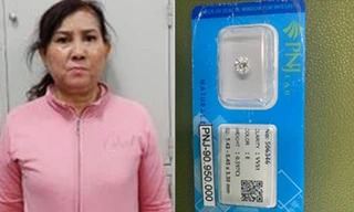 Phan Ngọc Phượng và viên kim cương trị giá 100 triệu đồng