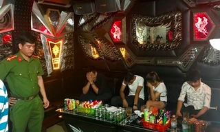 Đột kích quán karaoke, phát hiện hàng chục 'nam thanh nữ tú' đang phê ma túy