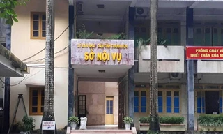 Trưởng phòng Sở Nội vụ khai gì khi bị bắt tại nhà