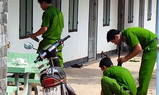 Người phụ nữ bị cô gái 19 tuổi rút dao đâm hôn mê