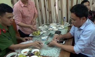 Bị can Lê Duy Phong bị bắt quả tang