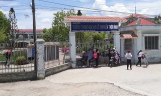 rường THCS thị trấn Thới Bình không phân công đứng lớp giảng dạy đối với thầy giáo dạy bị tố sàm sỡ nữ sinh