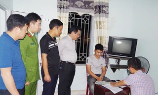 Cơ quan Công an lấy lời khai đối tượng Hiệp và tang vật vụ án