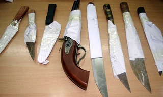 Hung khí nhóm này dùng để tấn công cảnh sát