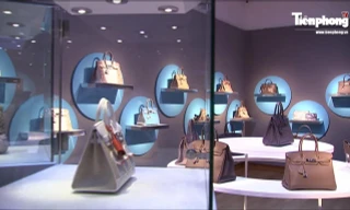 Tín đồ hàng hiệu thế giới quy tụ đấu giá 200 túi Hermes, LV