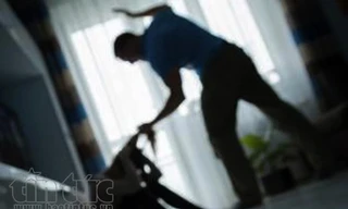 Hai chị em nguy kịch sau khi mời pháp sư về nhà... trừ tà