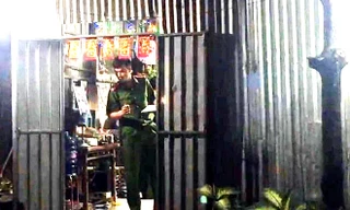 Cảnh sát khám nghiệm hiện trường điều tra vụ việc