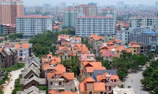 Hà Nội sẽ mạnh tay với những chủ đầu tư không nộp hồ sơ cấp sổ đỏ cho các hộ dân. Ảnh IT