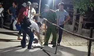 Nhà chức trách khám nghiệm hiện trường