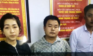 Liu Wen (giữa) và hai quản lý người Việt. Ảnh: Công an cung cấp.