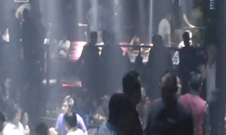 Cảnh sát bao vây bar ở Sài Gòn, nghi có giang hồ tụ tập