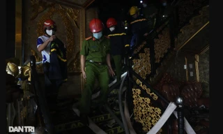 Hình ảnh bên trong quán karaoke cháy làm ít nhất 12 người thiệt mạng