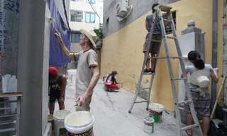 Cựu binh Mỹ âm thầm làm đẹp ngõ phố Hà Nội