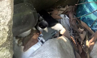 Khẩu súng Tạ Văn Hải khai là nhặt được ở bãi đất khi đi vệ sinh