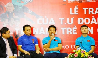 Trung vệ Bùi Tiến Dũng