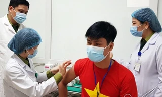 TPHCM: Nhiều người trong nhóm nguy cơ cao chưa tiêm vắc xin ngừa COVID-19